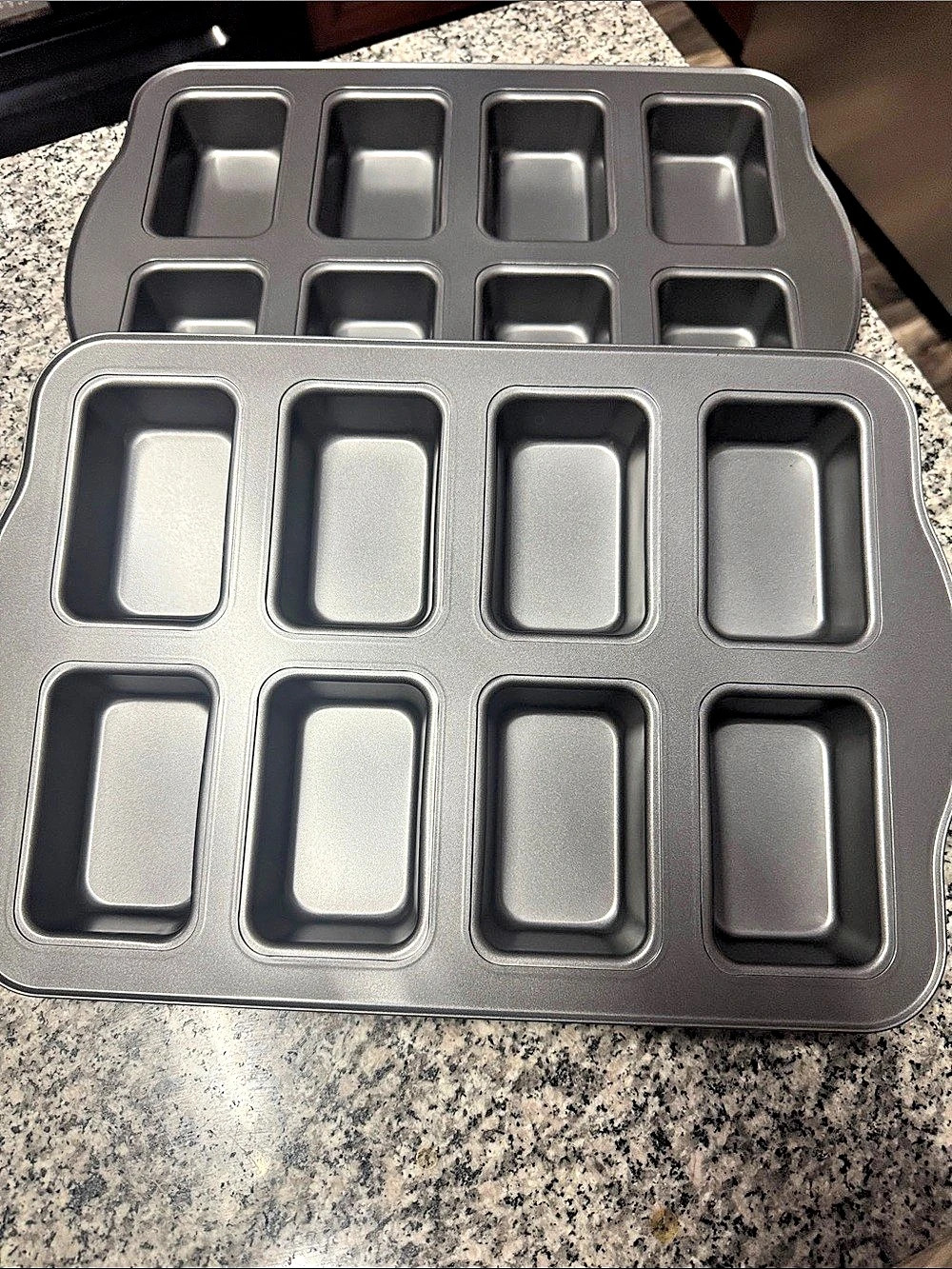 2-Piece 8-Cavity Bakeware Set mini loaf pans
